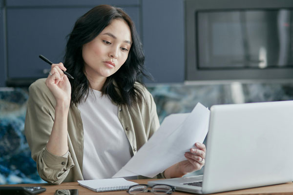 women looking at an insurance policy